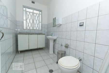 Banheiro de casa para alugar com 3 quartos, 100m² em Mirandópolis, São Paulo