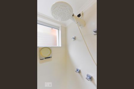 Casa à venda com 450m², 4 quartos e 4 vagas Casa à venda com 450m², 4 quartos e 4 vagasBanheiro Suíte 1