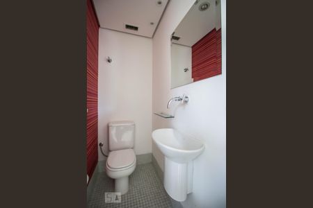 Lavabo de apartamento à venda com 1 quarto, 72m² em Vila Madalena, São Paulo