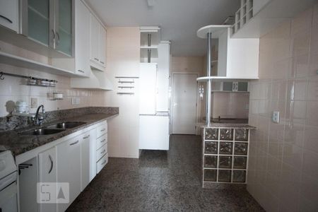Cozinha de apartamento à venda com 4 quartos, 165m² em Vila Morse, São Paulo