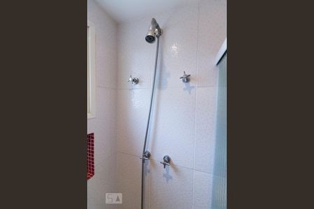 Apartamento à venda com 182m², 3 quartos e 3 vagasChuveiro do Banheiro Suíte 1 