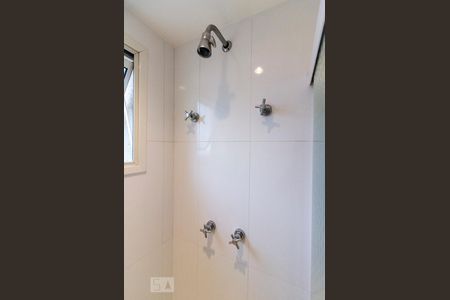 Apartamento à venda com 182m², 3 quartos e 3 vagasChuveiro do Banheiro Suíte 2 