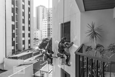 Homens trabalhando de apartamento para alugar com 3 quartos, 100m² em Santa Cecília, São Paulo