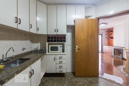 Apartamento para alugar com 100m², 3 quartos e 2 vagas Apartamento para alugar com 100m², 3 quartos e 2 vagasCozinha