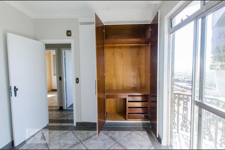 Apartamento à venda com 219m², 4 quartos e 2 vagasQuarto 3 