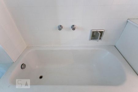 Apartamento à venda com 145m², 3 quartos e 1 vagaBanheiro 02