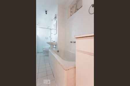 Apartamento à venda com 145m², 3 quartos e 1 vagaBanheiro 02