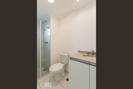 Banheiro de apartamento à venda com 1 quarto, 44m² em Vila Lídia, Campinas