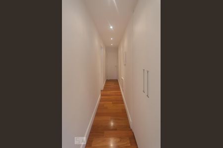 Corredor de apartamento para alugar com 4 quartos, 250m² em Vila Mariana, São Paulo