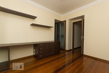 Apartamento à venda com 375m², 4 quartos e 5 vagas Apartamento à venda com 375m², 4 quartos e 5 vagasSuíte 2