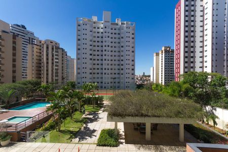 Apartamento à venda com 375m², 4 quartos e 5 vagas Apartamento à venda com 375m², 4 quartos e 5 vagasVista da janela da suíte 1