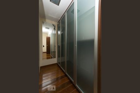 Apartamento à venda com 375m², 4 quartos e 5 vagas Apartamento à venda com 375m², 4 quartos e 5 vagasArmário da suíte 2