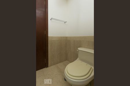 Apartamento à venda com 375m², 4 quartos e 5 vagas Apartamento à venda com 375m², 4 quartos e 5 vagasBanheiro da suíte 3