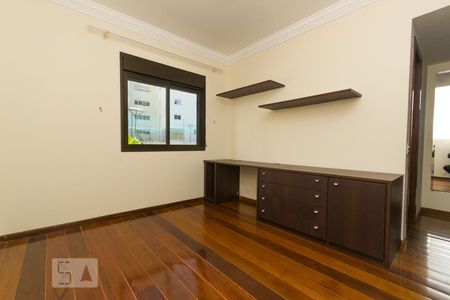Apartamento à venda com 375m², 4 quartos e 5 vagas Apartamento à venda com 375m², 4 quartos e 5 vagasSuíte 2