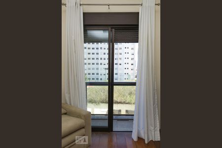 Apartamento à venda com 375m², 4 quartos e 5 vagas Apartamento à venda com 375m², 4 quartos e 5 vagasJanela da suíte 4