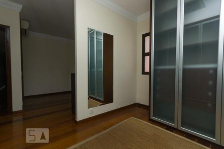 Apartamento à venda com 375m², 4 quartos e 5 vagas Apartamento à venda com 375m², 4 quartos e 5 vagasCloset da suíte 4
