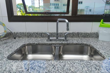 Apartamento à venda com 375m², 4 quartos e 5 vagas Apartamento à venda com 375m², 4 quartos e 5 vagasDetalhe da cozinha