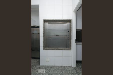 Apartamento à venda com 375m², 4 quartos e 5 vagas Apartamento à venda com 375m², 4 quartos e 5 vagasDetalhe da cozinha