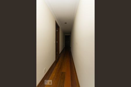 Apartamento à venda com 375m², 4 quartos e 5 vagas Apartamento à venda com 375m², 4 quartos e 5 vagasCorredor