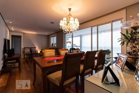 Sala de apartamento à venda com 2 quartos, 138m² em Santo Amaro, São Paulo