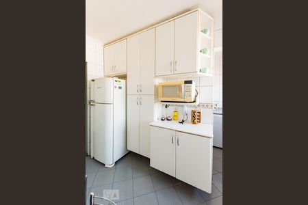 Apartamento à venda com 120m², 3 quartos e 2 vagas Apartamento à venda com 120m², 3 quartos e 2 vagasCozinha