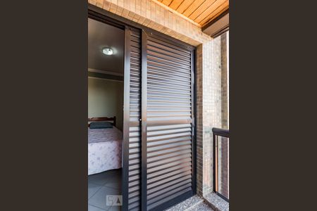 Apartamento à venda com 120m², 3 quartos e 2 vagas Apartamento à venda com 120m², 3 quartos e 2 vagasVaranda