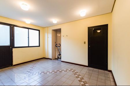 Apartamento à venda com 120m², 3 quartos e 2 vagas Apartamento à venda com 120m², 3 quartos e 2 vagasSauna