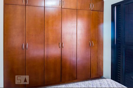 Apartamento à venda com 120m², 3 quartos e 2 vagas Apartamento à venda com 120m², 3 quartos e 2 vagasQuarto 1