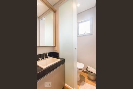 Banheiro de apartamento para alugar com 1 quarto, 55m² em Vila Olímpia, São Paulo