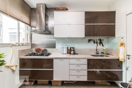 Apartamento à venda com 70m², 2 quartos e 1 vaga Apartamento à venda com 70m², 2 quartos e 1 vagaCopa-Cozinha/Armário