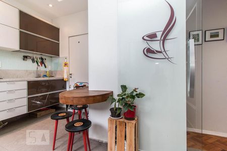 Apartamento à venda com 70m², 2 quartos e 1 vaga Apartamento à venda com 70m², 2 quartos e 1 vagaCopa-Cozinha/Detalhe porta
