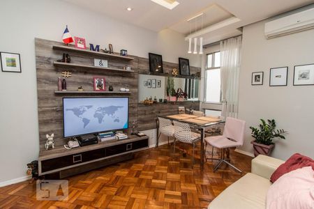 Sala de estar/Sala de jantar de apartamento à venda com 2 quartos, 70m² em Tijuca, Rio de Janeiro