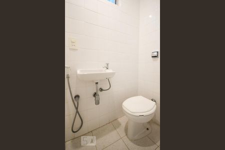 Apartamento à venda com 150m², 3 quartos e 2 vagas Apartamento à venda com 150m², 3 quartos e 2 vagasBanheiro de serviço