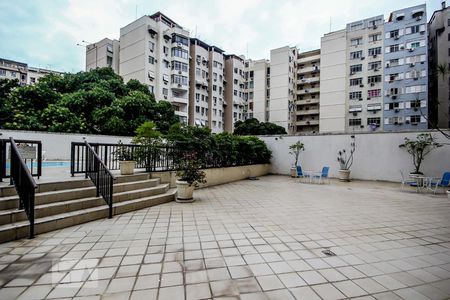 Apartamento à venda com 38m², 1 quarto e 1 vaga Apartamento à venda com 38m², 1 quarto e 1 vagaÁrea da Piscina