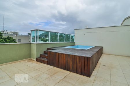 Apartamento à venda com 93m², 3 quartos e 2 vagas Apartamento à venda com 93m², 3 quartos e 2 vagasSegundo Andar - Piscina