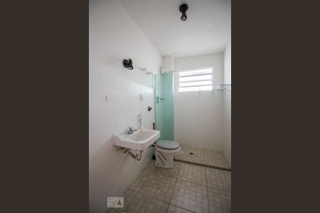 Banheiro de apartamento para alugar com 2 quartos, 73m² em Pinheiros, São Paulo