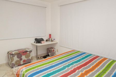 Apartamento à venda com 211m², 4 quartos e 2 vagasQuarto - terceiro andar
