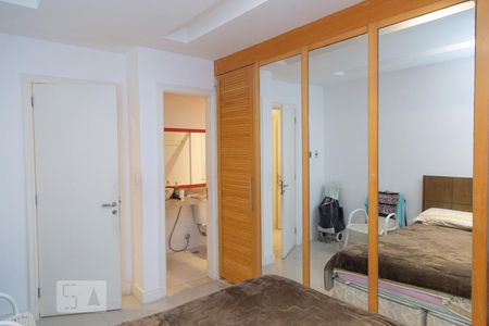 Apartamento à venda com 211m², 4 quartos e 2 vagasSuíte 1