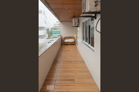 Apartamento à venda com 211m², 4 quartos e 2 vagasVaranda