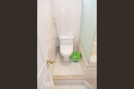 Apartamento à venda com 211m², 4 quartos e 2 vagasBanheiro - terceiro andar