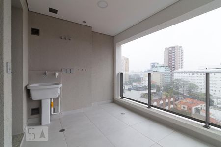 Varanda e área de serviço  de kitnet/studio para alugar com 1 quarto, 38m² em Liberdade, São Paulo