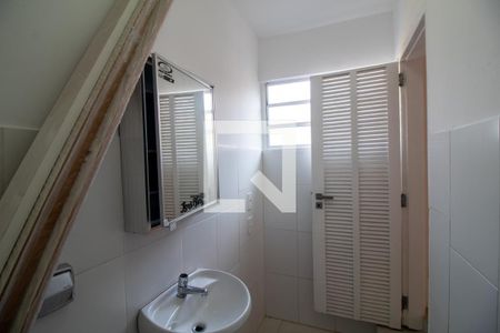 Casa à venda com 200m², 3 quartos e 3 vagasBanheiro da Suíte 2