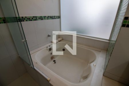 Casa à venda com 200m², 3 quartos e 3 vagasBanheiro da Suíte 1