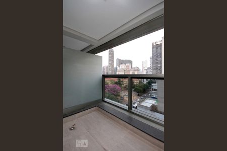 Varanda de kitnet/studio para alugar com 1 quarto, 28m² em República, São Paulo