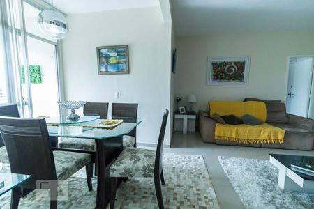 Apartamento à venda com 92m², 2 quartos e 1 vagaSala de Estar