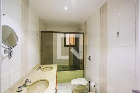 Apartamento à venda com 220m², 4 quartos e 3 vagasBanheiro Suíte 2