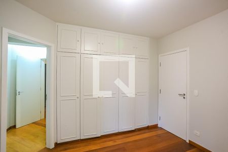 Apartamento à venda com 220m², 4 quartos e 3 vagasQuarto 2