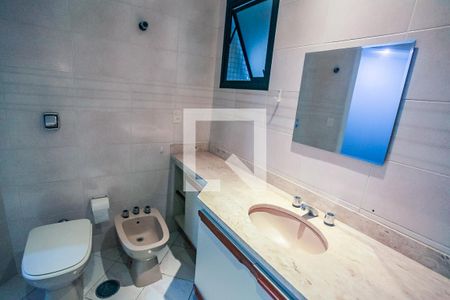 Apartamento à venda com 220m², 4 quartos e 3 vagasBanheiro Suíte 1