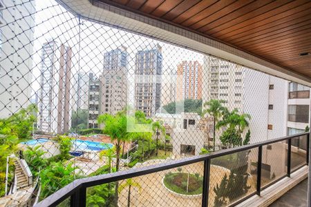 Apartamento à venda com 220m², 4 quartos e 3 vagasVaranda Suíte 1