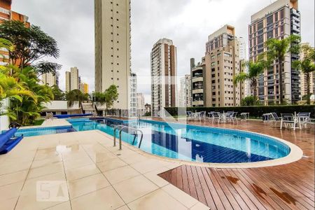 Apartamento à venda com 220m², 4 quartos e 3 vagasÁrea Comum - Piscina